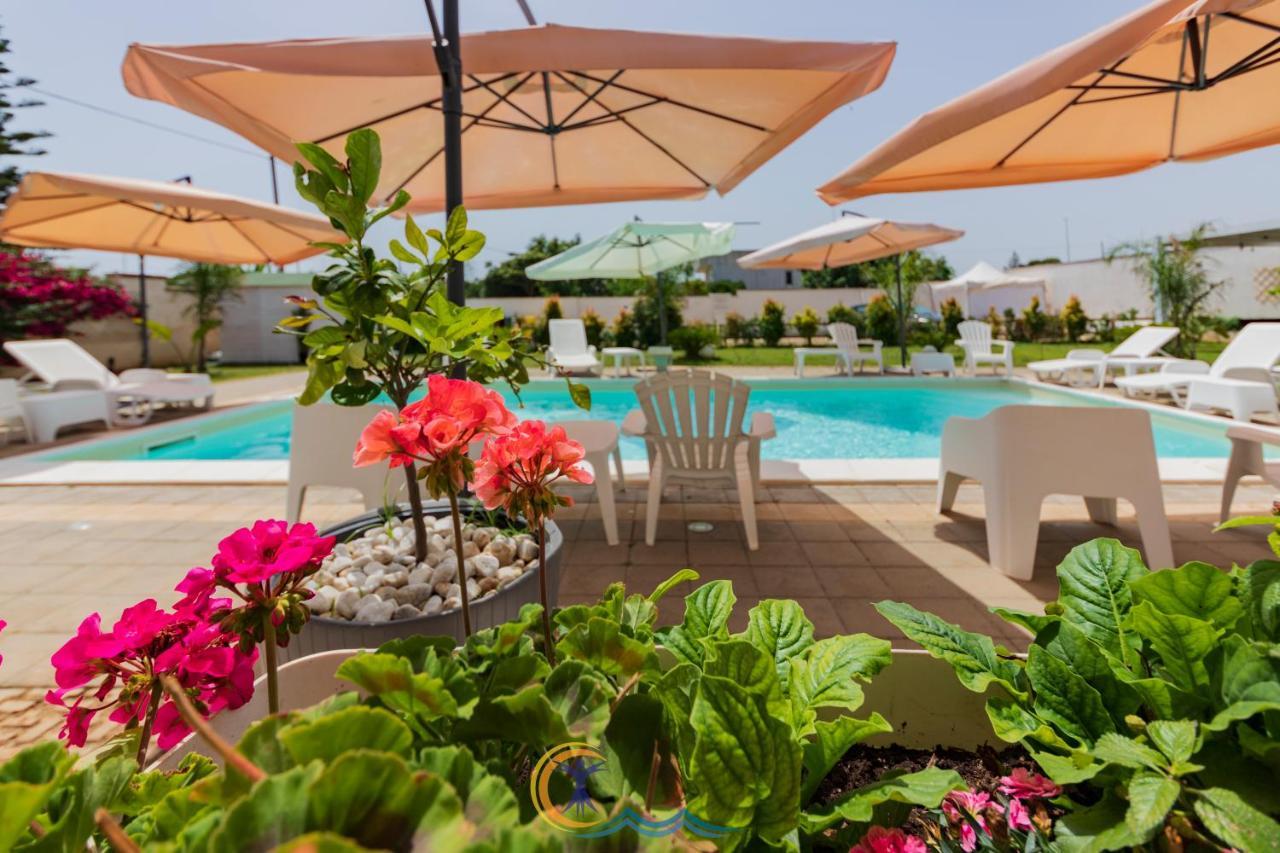 Villa Leonardo San Foca - Room, Pool & Restaurant Eksteriør bilde