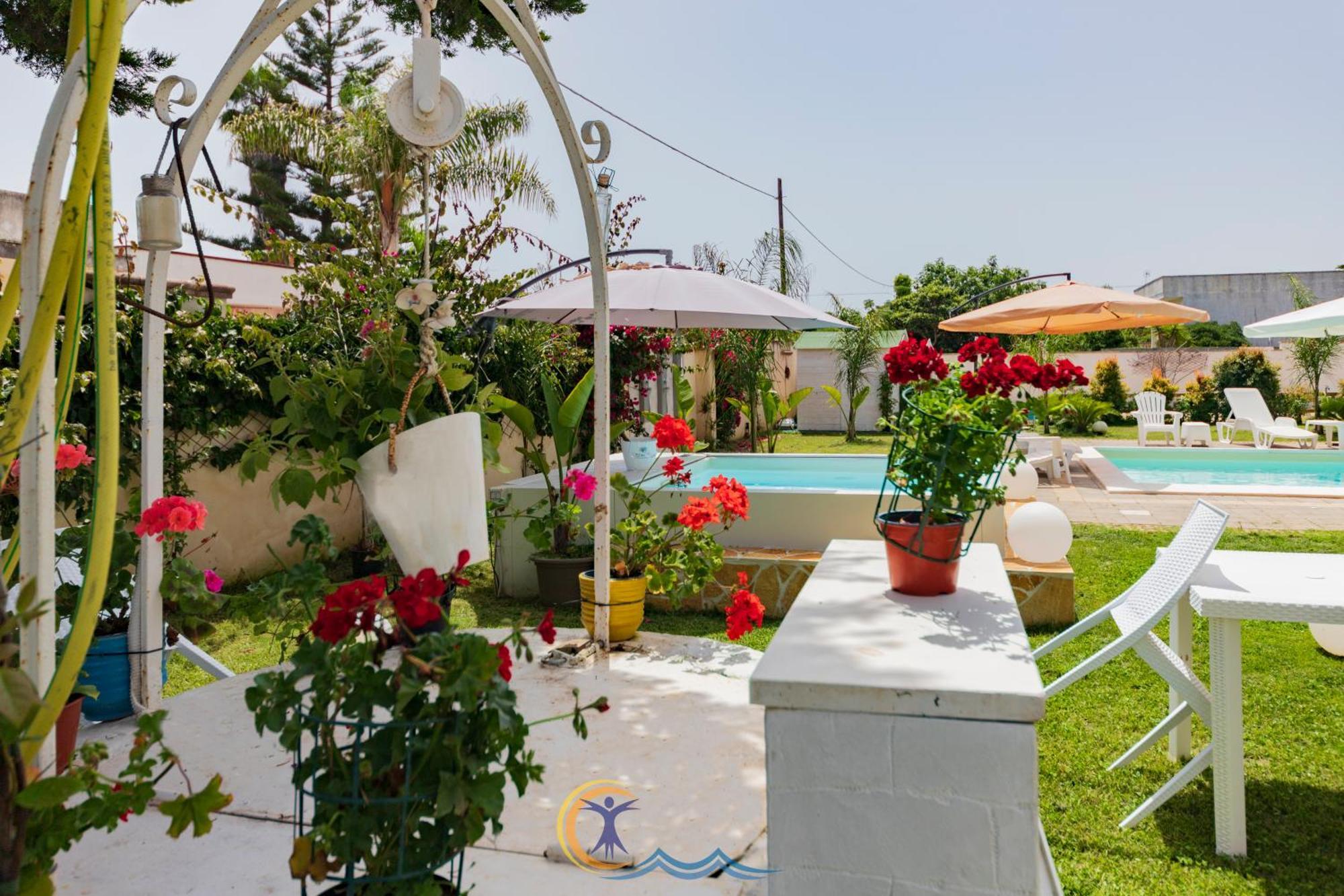 Villa Leonardo San Foca - Room, Pool & Restaurant Eksteriør bilde