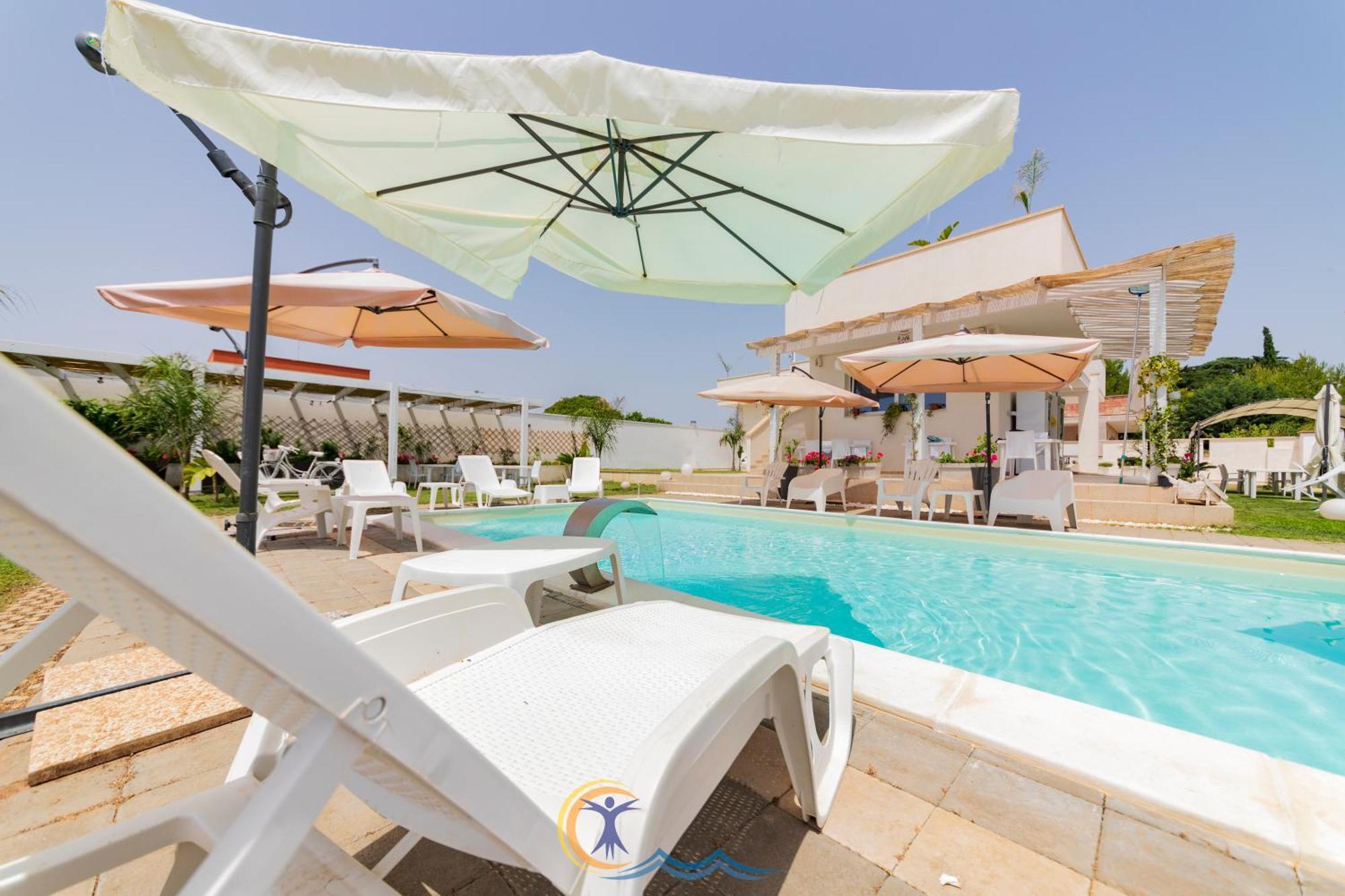 Villa Leonardo San Foca - Room, Pool & Restaurant Eksteriør bilde