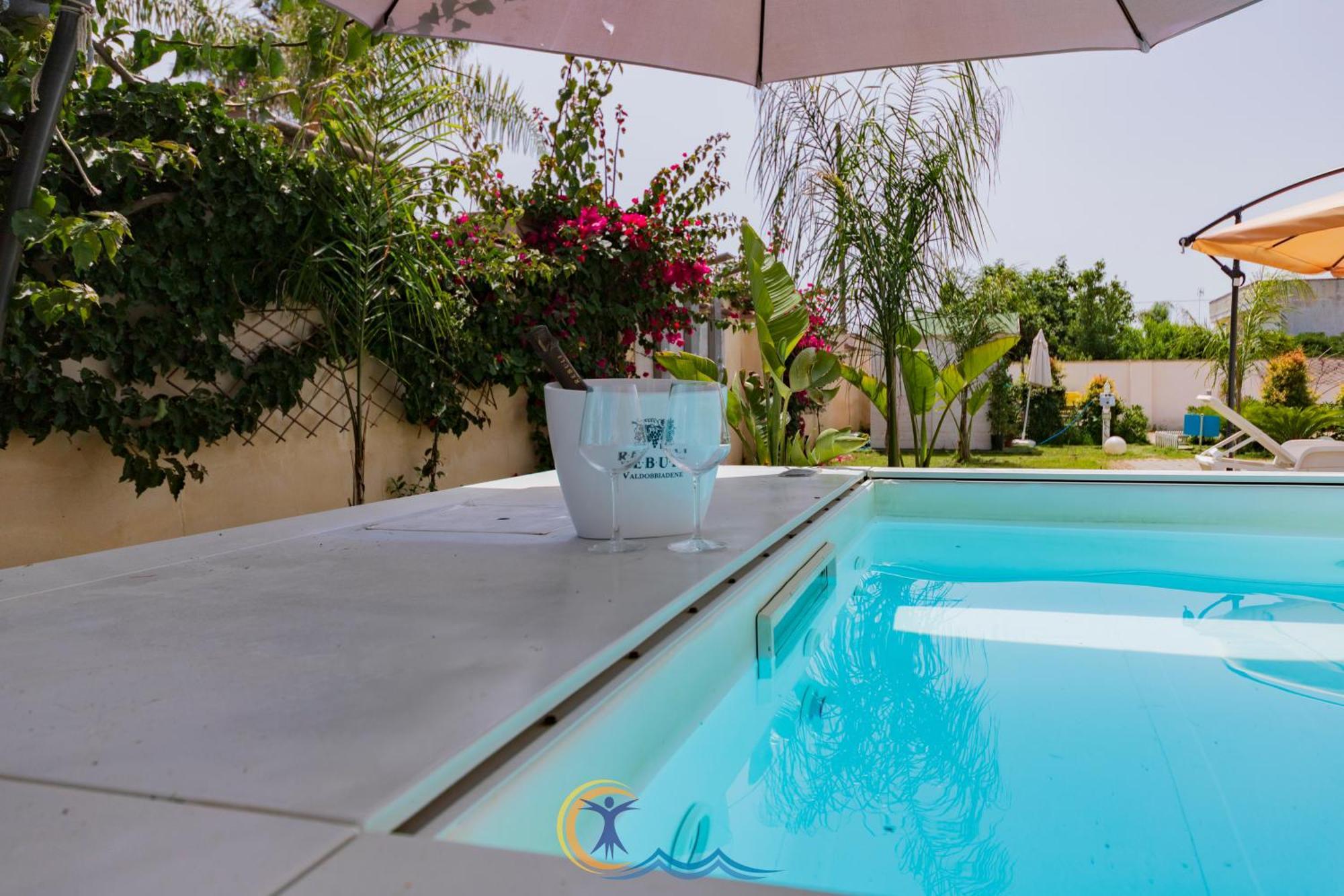 Villa Leonardo San Foca - Room, Pool & Restaurant Eksteriør bilde