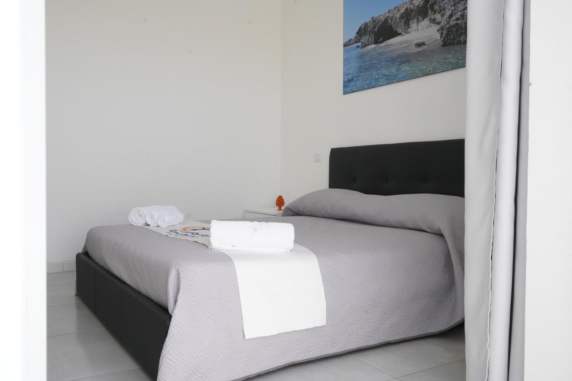 Villa Leonardo San Foca - Room, Pool & Restaurant Eksteriør bilde