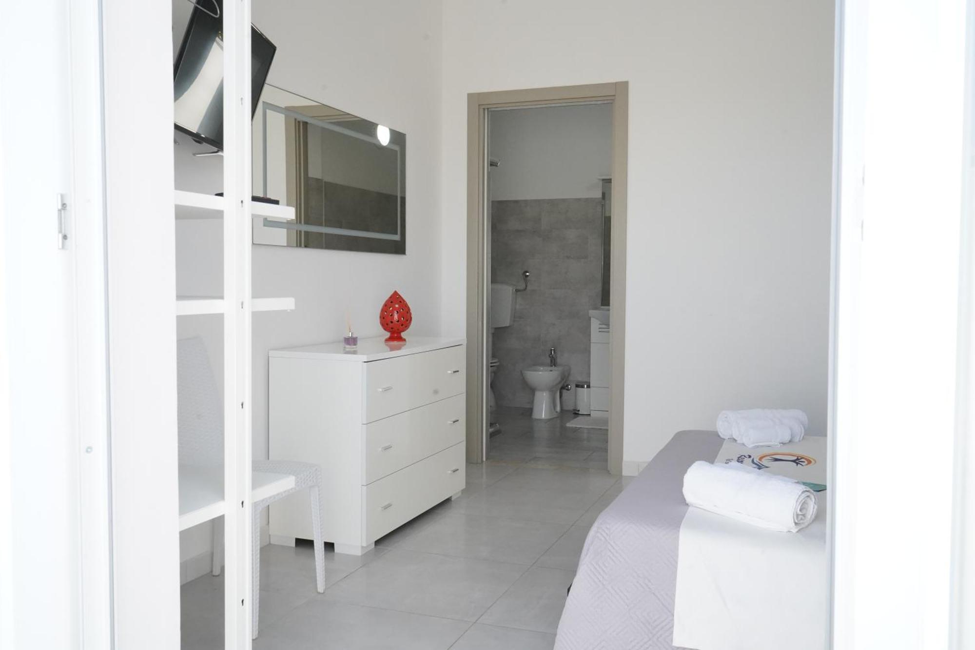 Villa Leonardo San Foca - Room, Pool & Restaurant Eksteriør bilde
