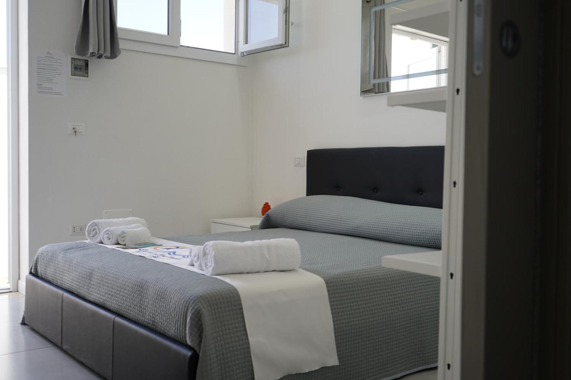 Villa Leonardo San Foca - Room, Pool & Restaurant Eksteriør bilde