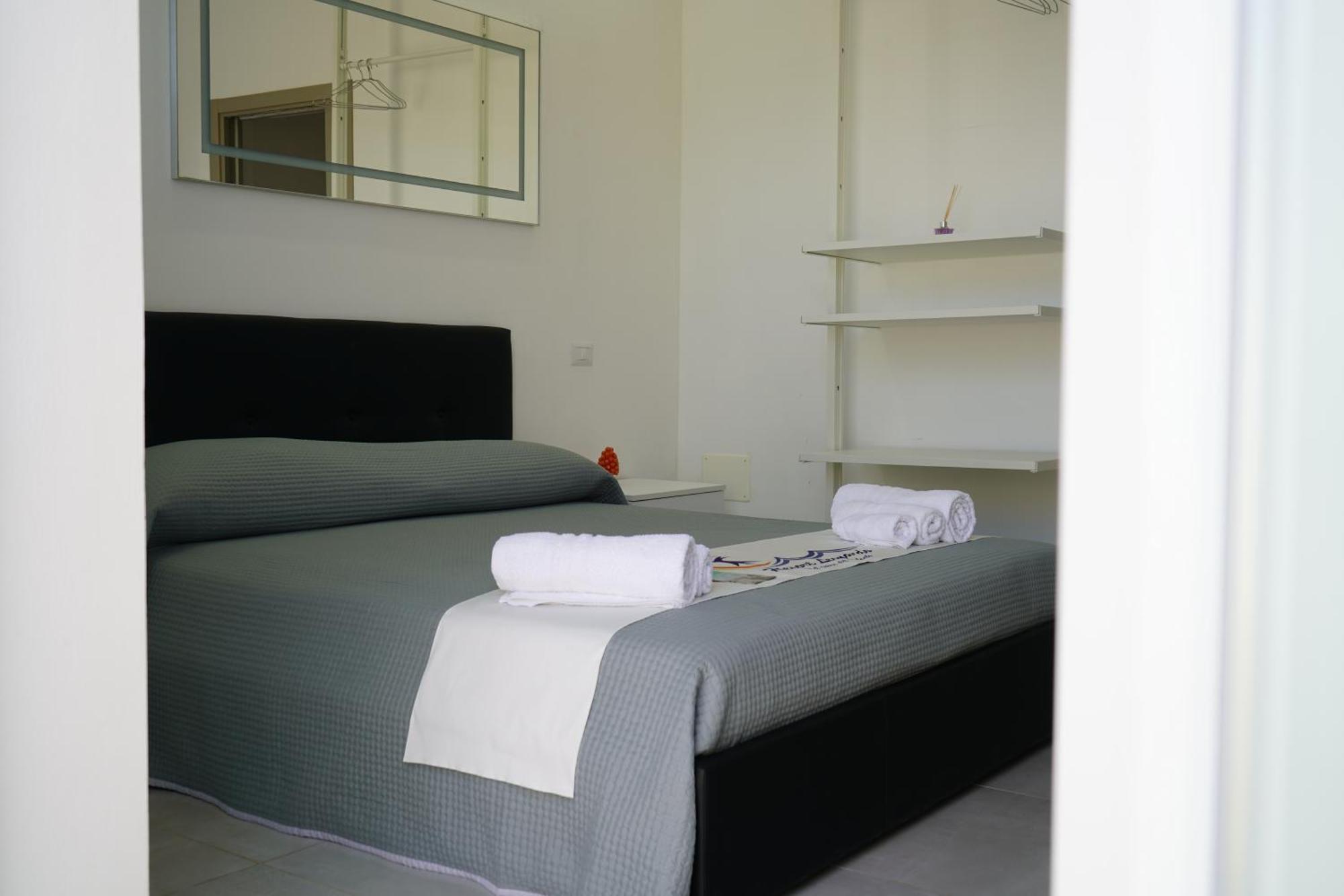 Villa Leonardo San Foca - Room, Pool & Restaurant Eksteriør bilde